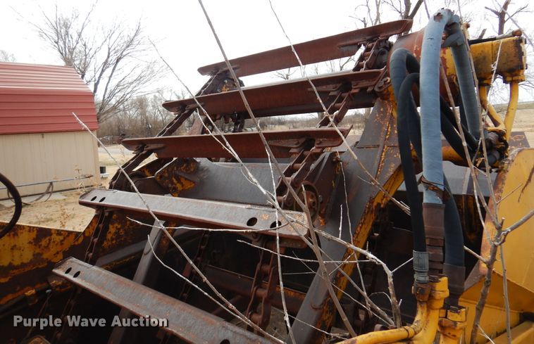 image for item DK4297 1972 Caterpillar 613  elevating scraper