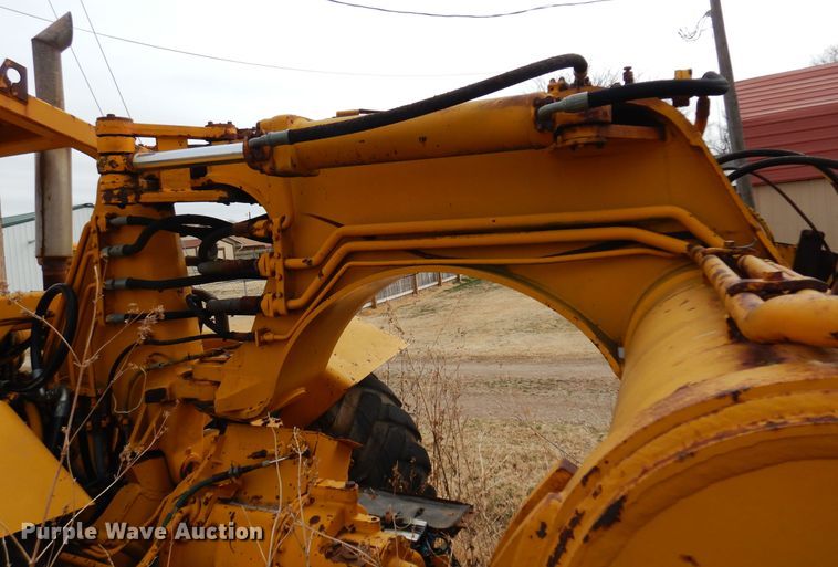 image for item DK4297 1972 Caterpillar 613  elevating scraper