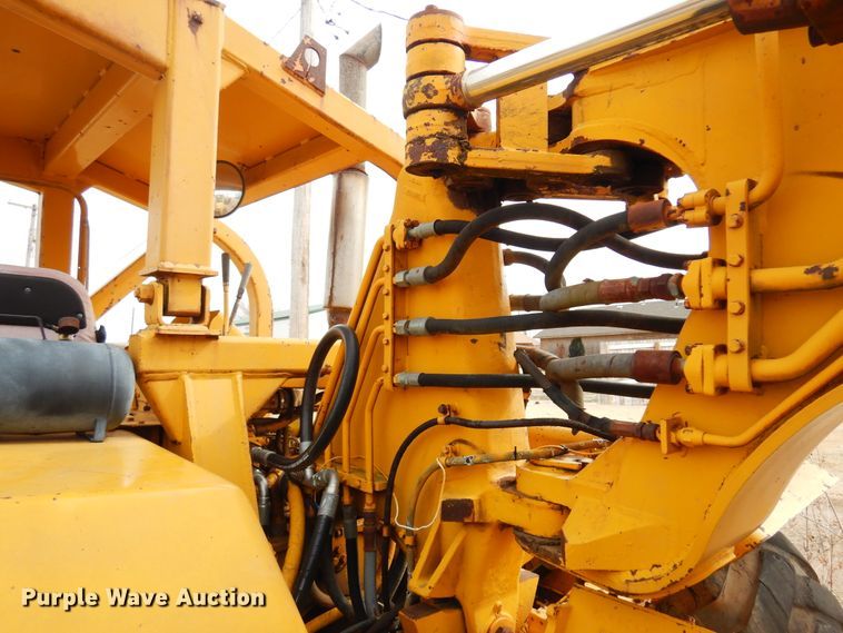 image for item DK4297 1972 Caterpillar 613  elevating scraper