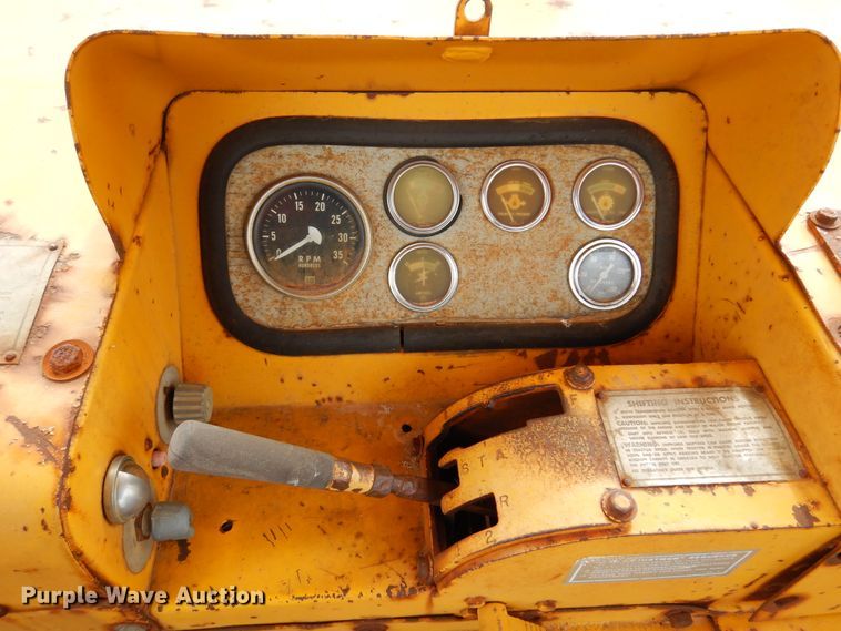 image for item DK4297 1972 Caterpillar 613  elevating scraper