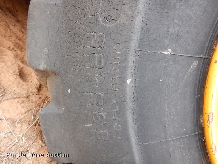 image for item DK4297 1972 Caterpillar 613  elevating scraper