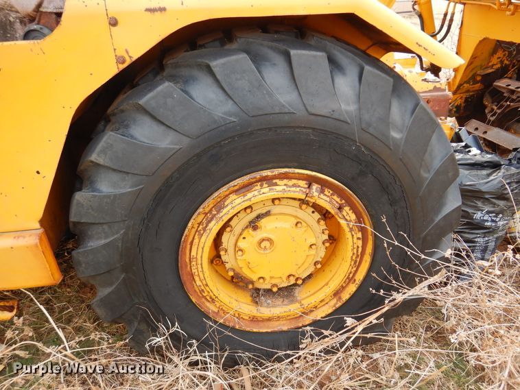 image for item DK4297 1972 Caterpillar 613  elevating scraper