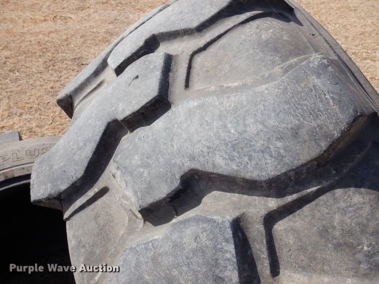 image for item DK4319 (2) 19.5L-24.5 tires