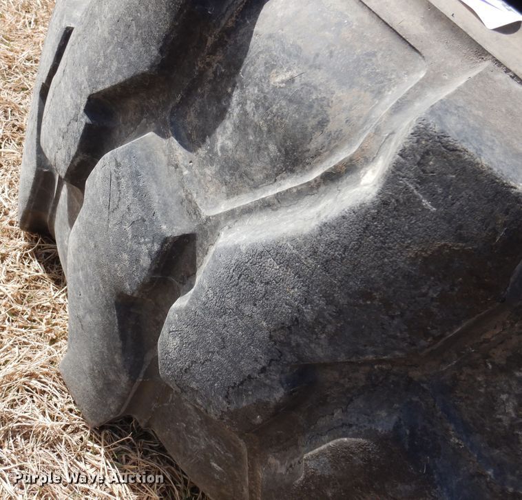 image for item DK4319 (2) 19.5L-24.5 tires