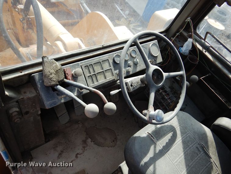 image for item DK4322 International 530  wheel loader