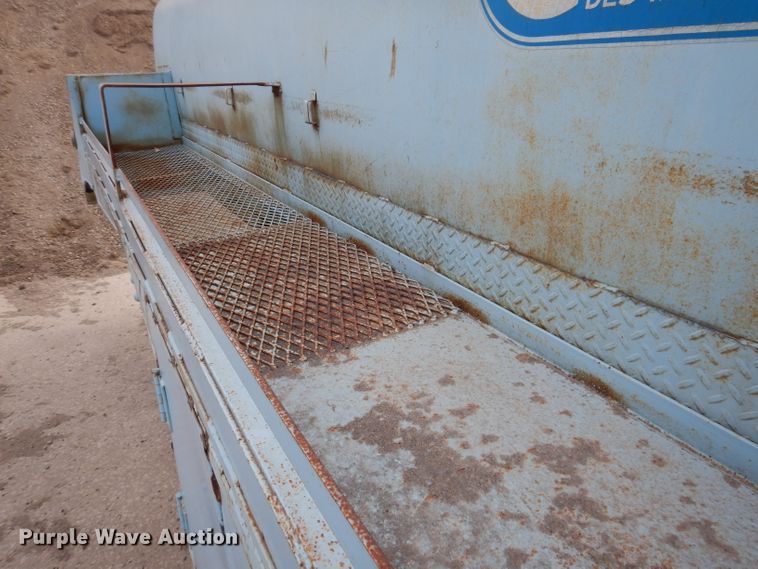 image for item DL5919 Fuel trailer