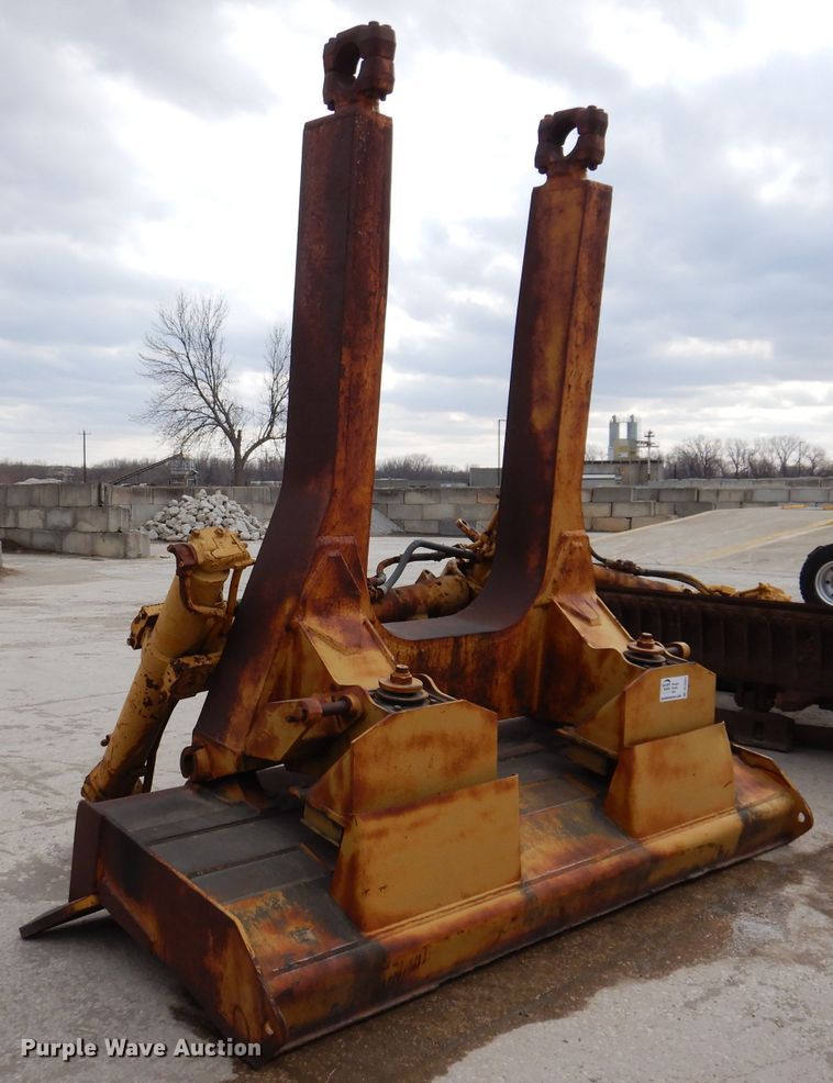 image for item DL5921 Caterpillar  11' W dozer blade