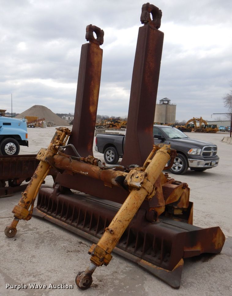 image for item DL5921 Caterpillar  11' W dozer blade