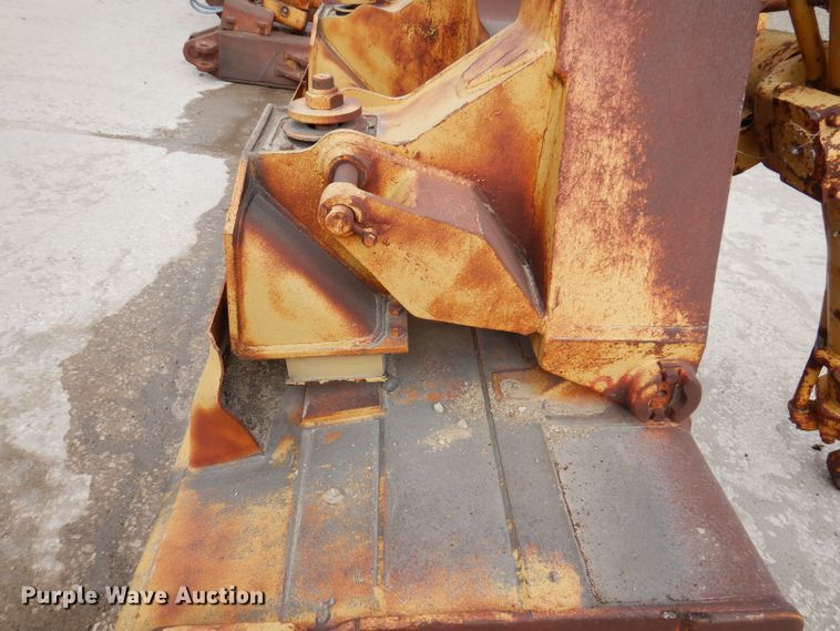 image for item DL5921 Caterpillar  11' W dozer blade
