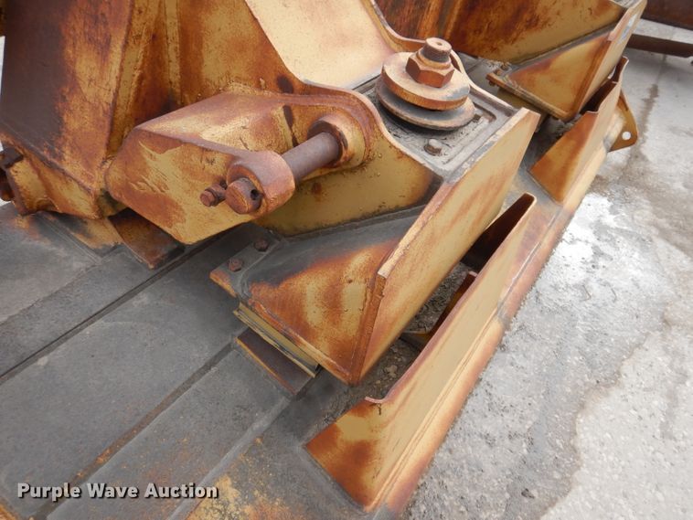 image for item DL5921 Caterpillar  11' W dozer blade