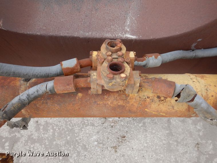 image for item DL5921 Caterpillar  11' W dozer blade