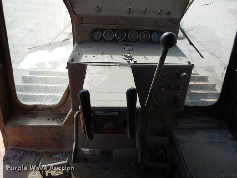 image for item DL5924 1977 Caterpillar D9H  dozer