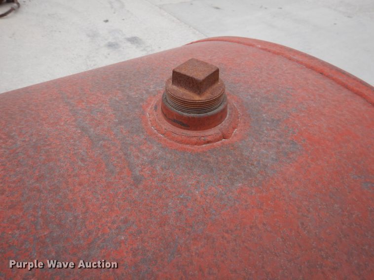 image for item DL5931 Fuel tank