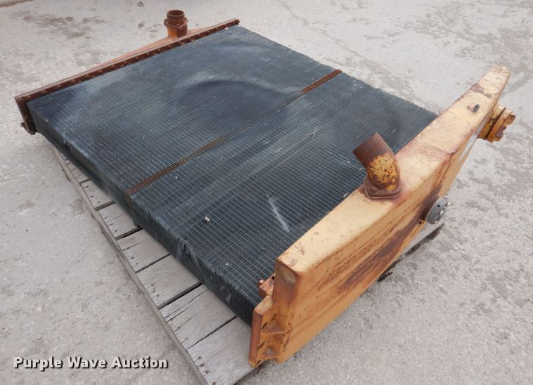 image for item DL5935 Caterpillar D9H  dozer radiator