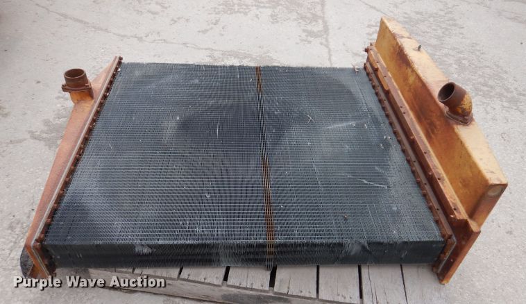 image for item DL5935 Caterpillar D9H  dozer radiator