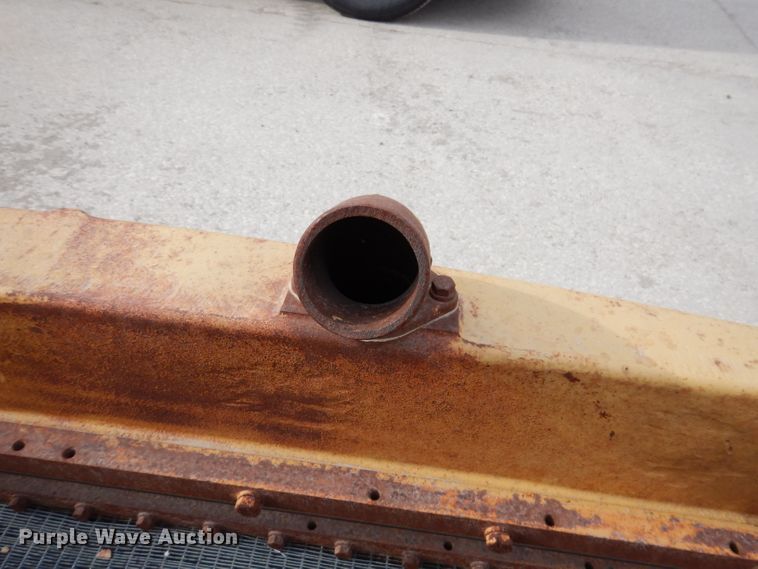 image for item DL5935 Caterpillar D9H  dozer radiator