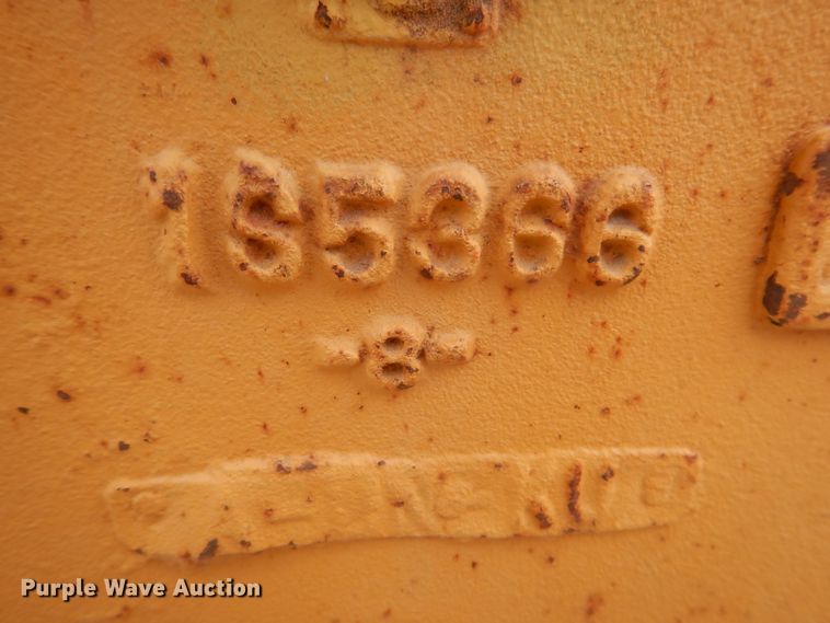 image for item DL5935 Caterpillar D9H  dozer radiator