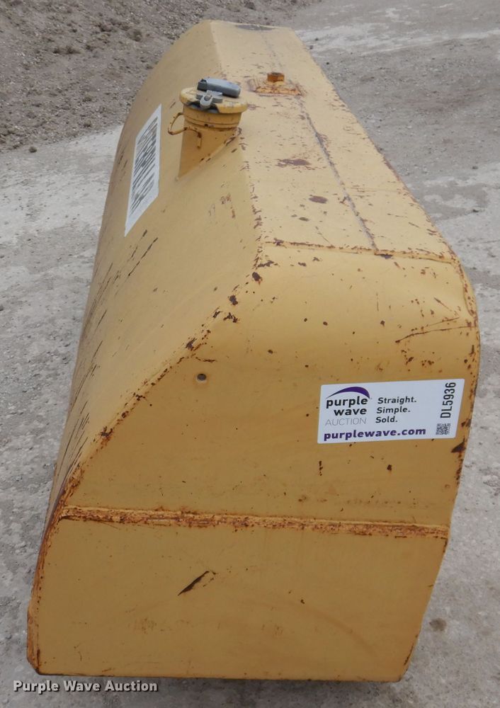 image for item DL5936 Caterpillar D9H  fuel tank