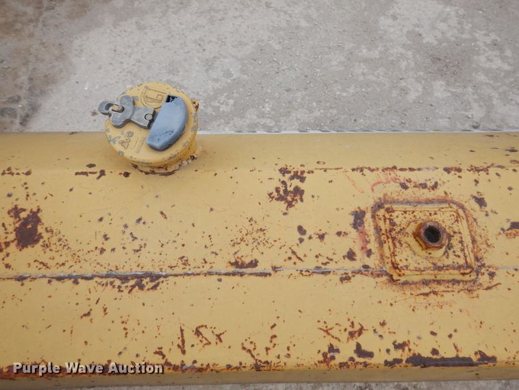 image for item DL5936 Caterpillar D9H  fuel tank