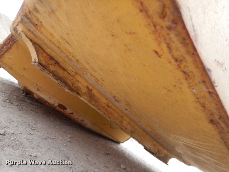 image for item DL5936 Caterpillar D9H  fuel tank