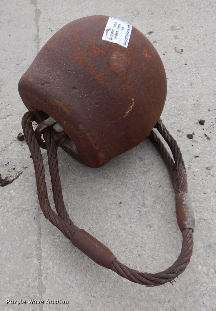 image for item DL5937 Wrecking ball