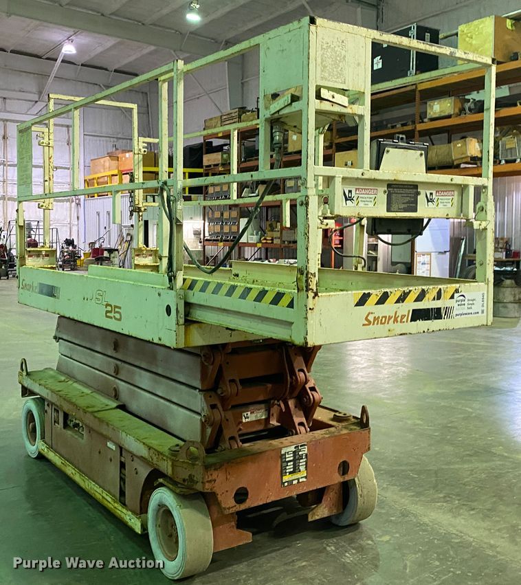 image for item DL6945 2000 Snorkle SL-25  scissor lift