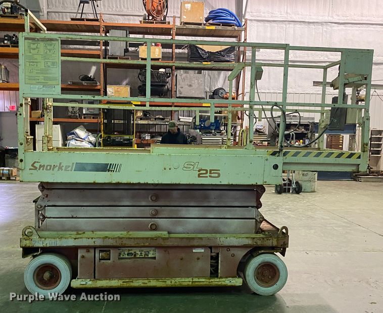 image for item DL6945 2000 Snorkle SL-25  scissor lift