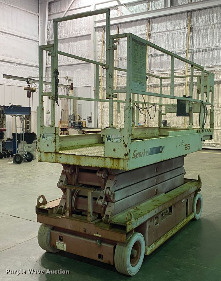 image for item DL6945 2000 Snorkle SL-25  scissor lift