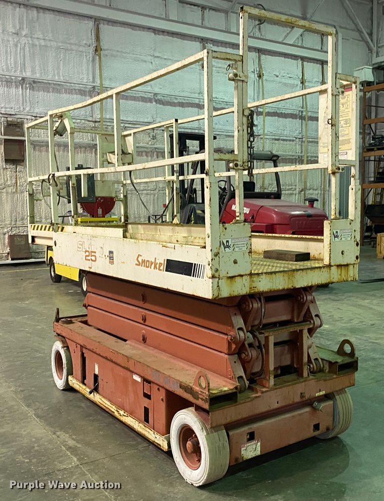 image for item DL6945 2000 Snorkle SL-25  scissor lift