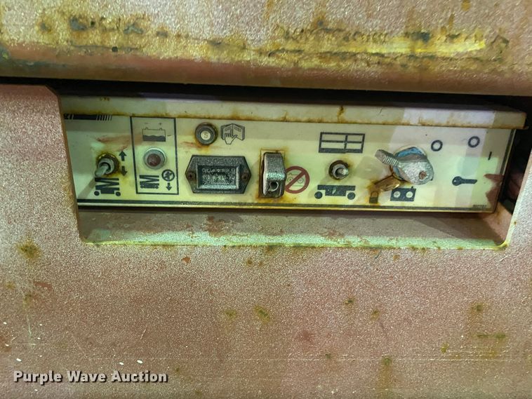 image for item DL6945 2000 Snorkle SL-25  scissor lift