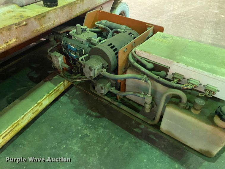 image for item DL6945 2000 Snorkle SL-25  scissor lift