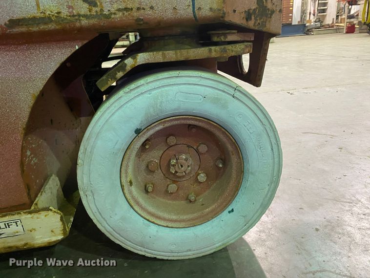 image for item DL6945 2000 Snorkle SL-25  scissor lift