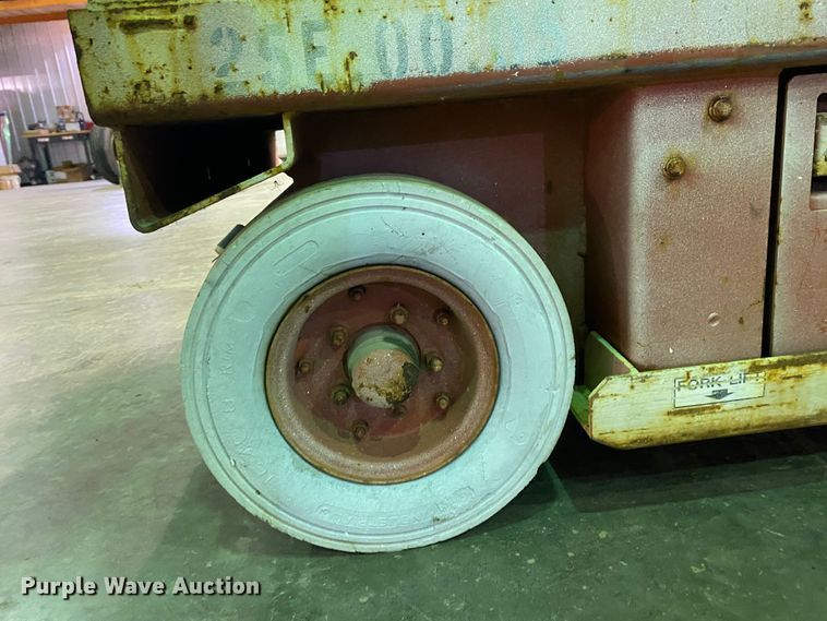 image for item DL6945 2000 Snorkle SL-25  scissor lift