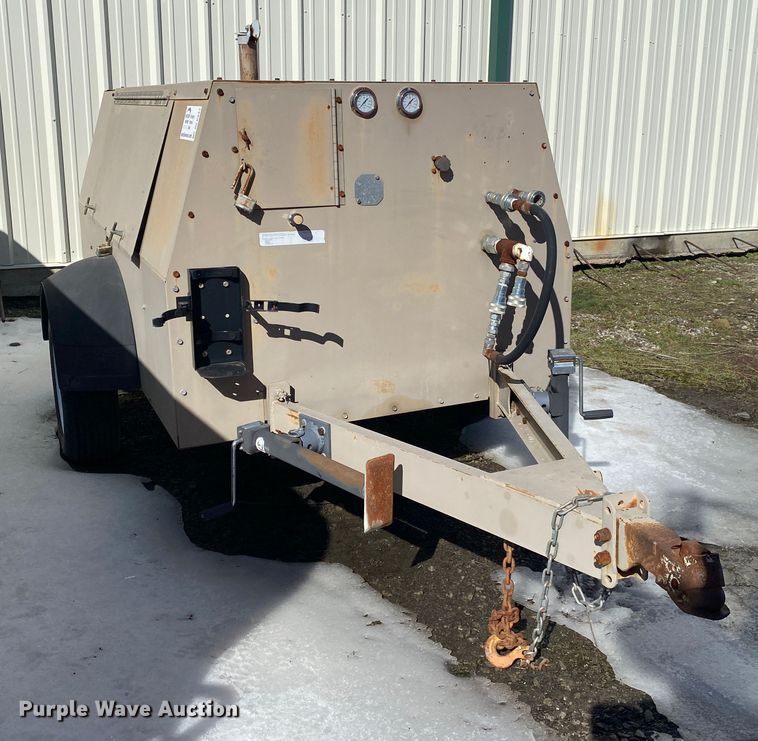 image for item DL6947 Hydraulic pump