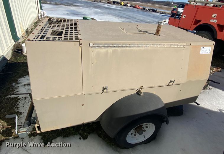 image for item DL6947 Hydraulic pump