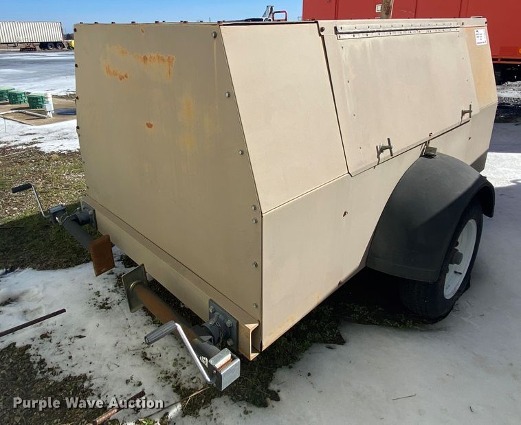 image for item DL6947 Hydraulic pump