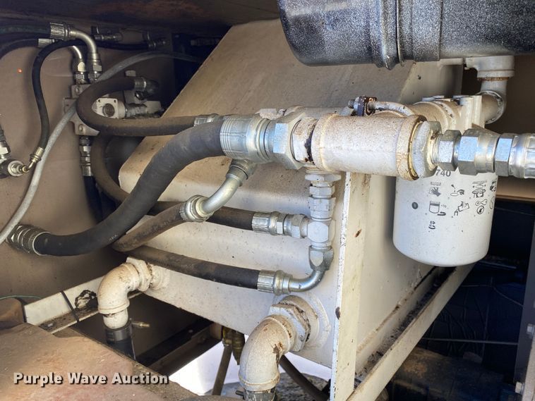 image for item DL6947 Hydraulic pump