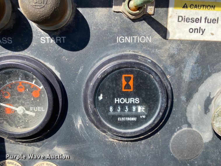 image for item DL6947 Hydraulic pump