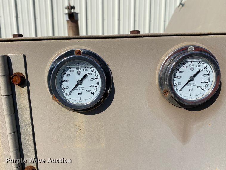 image for item DL6947 Hydraulic pump