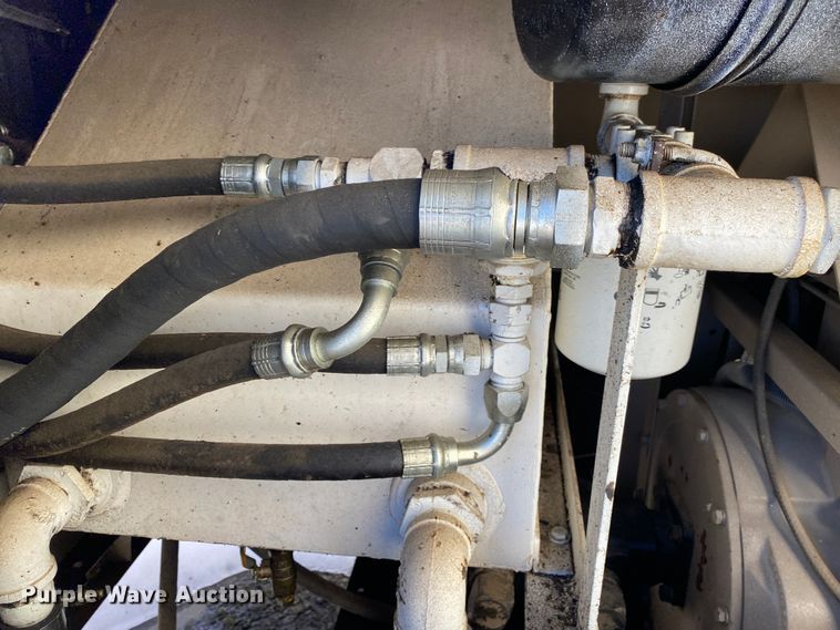 image for item DL6947 Hydraulic pump