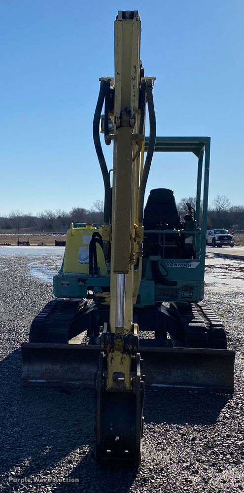 image for item DL6951 1999 Yanmar B50-2B  mini excavator