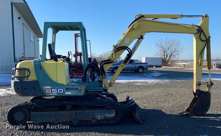 image for item DL6951 1999 Yanmar B50-2B  mini excavator