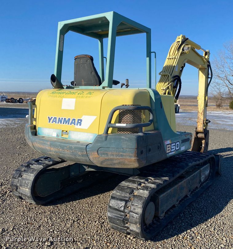 image for item DL6951 1999 Yanmar B50-2B  mini excavator