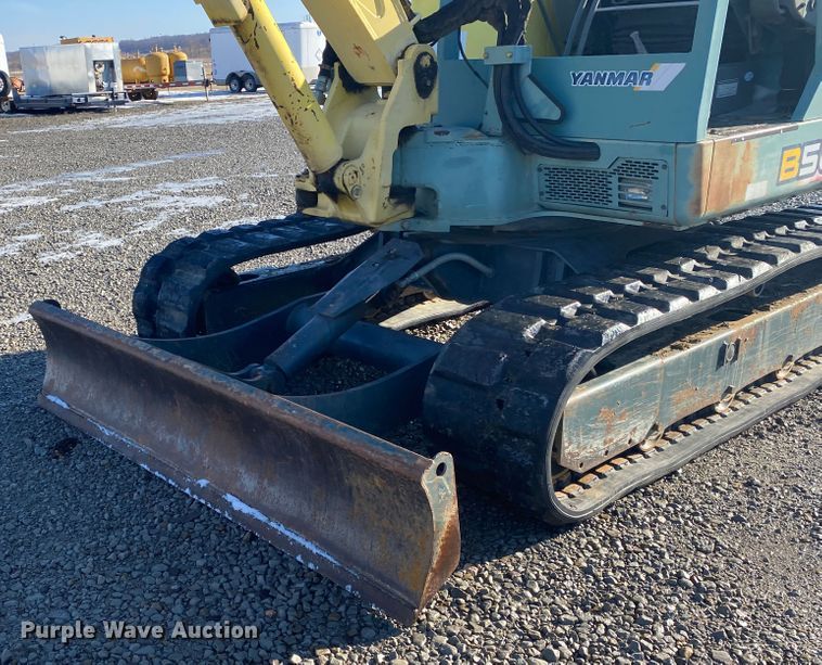 image for item DL6951 1999 Yanmar B50-2B  mini excavator