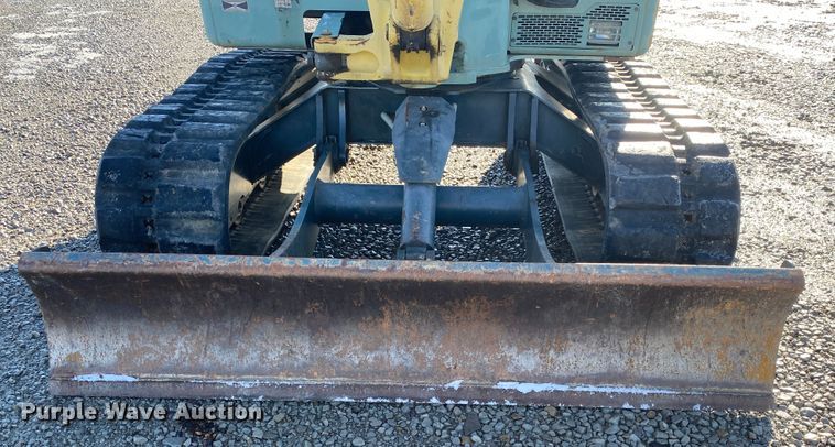 image for item DL6951 1999 Yanmar B50-2B  mini excavator