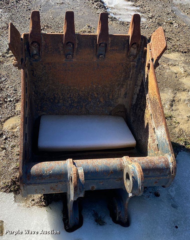 image for item DL6951 1999 Yanmar B50-2B  mini excavator