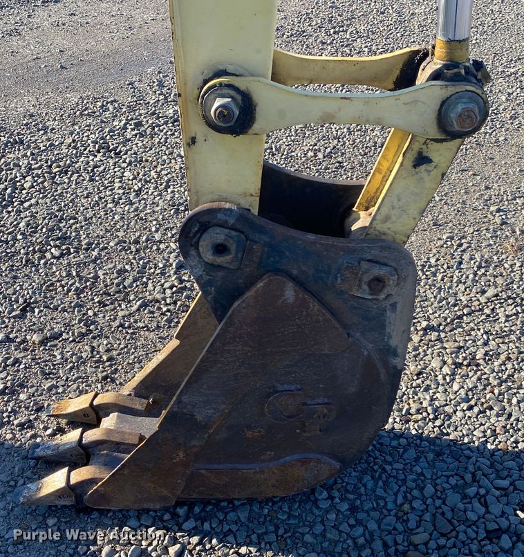 image for item DL6951 1999 Yanmar B50-2B  mini excavator