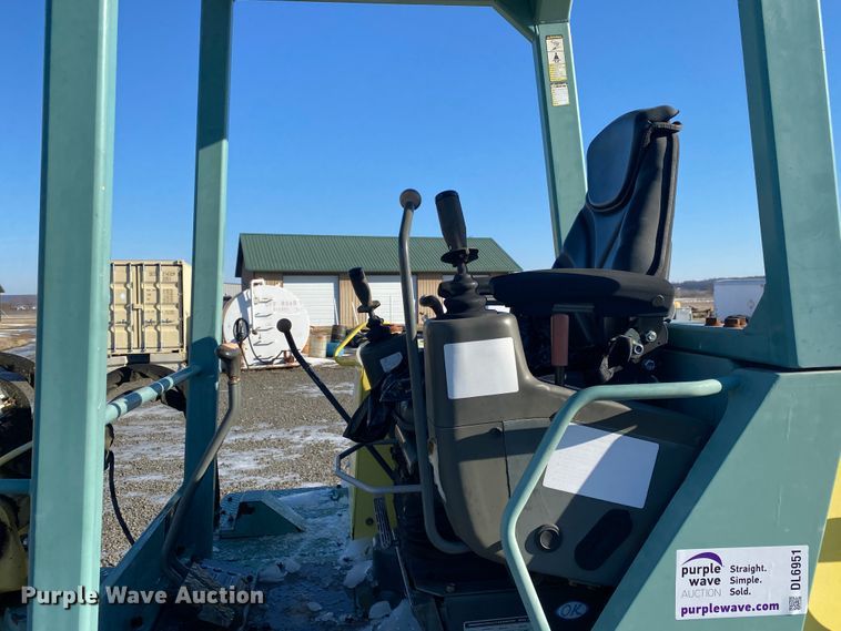 image for item DL6951 1999 Yanmar B50-2B  mini excavator