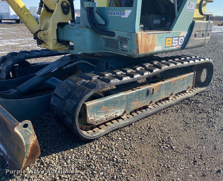 image for item DL6951 1999 Yanmar B50-2B  mini excavator