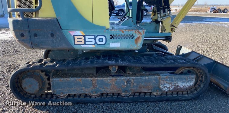 image for item DL6951 1999 Yanmar B50-2B  mini excavator